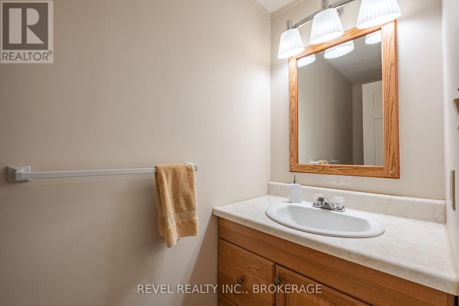 3744 Copper Kettle Drive, Frontenac (Frontenac South), Ontario  K0H 1X0 - Photo 34 - X12124570