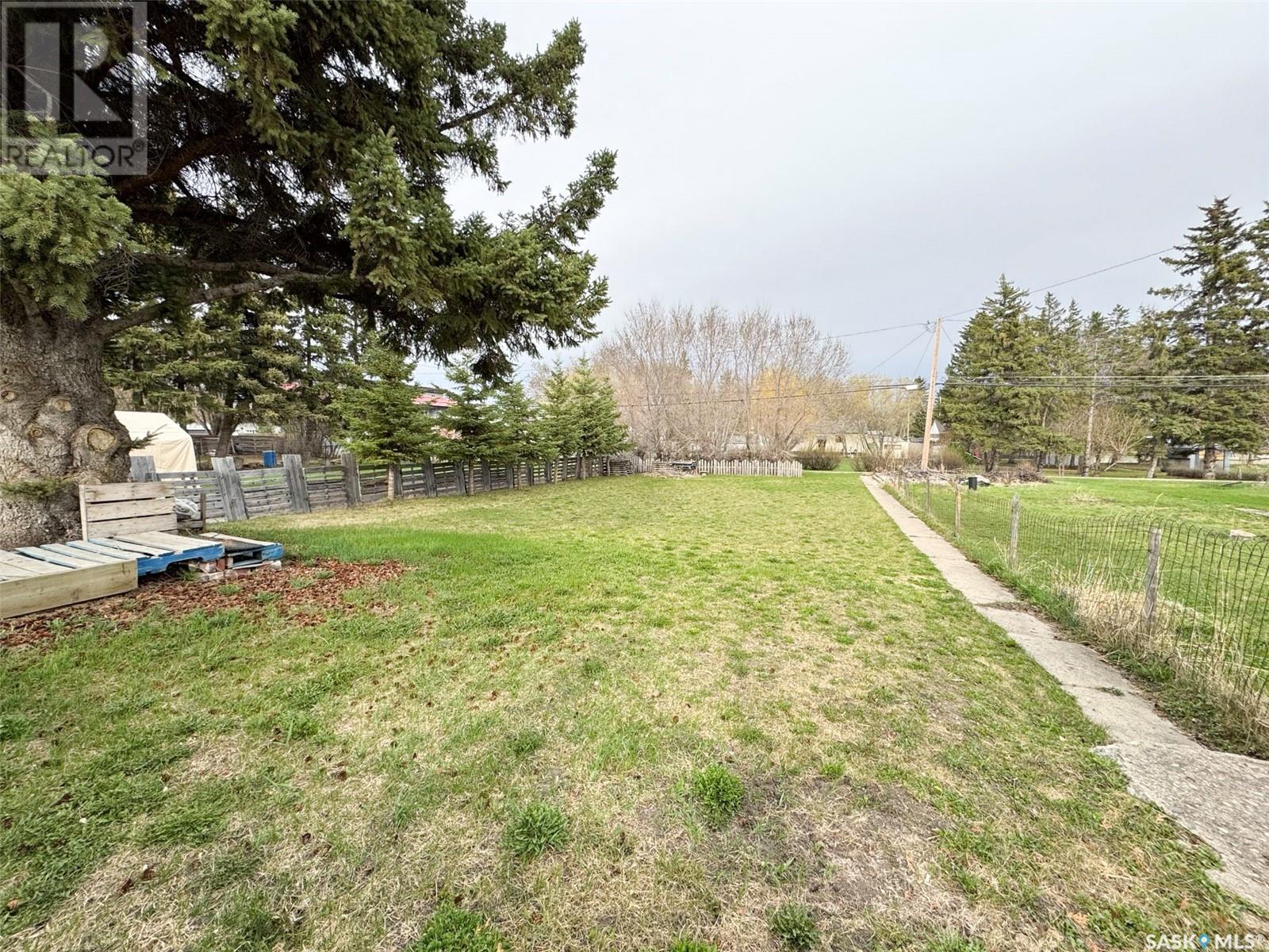 35 James Avenue, Yorkton, Saskatchewan  S3N 2C1 - Photo 4 - SK004525