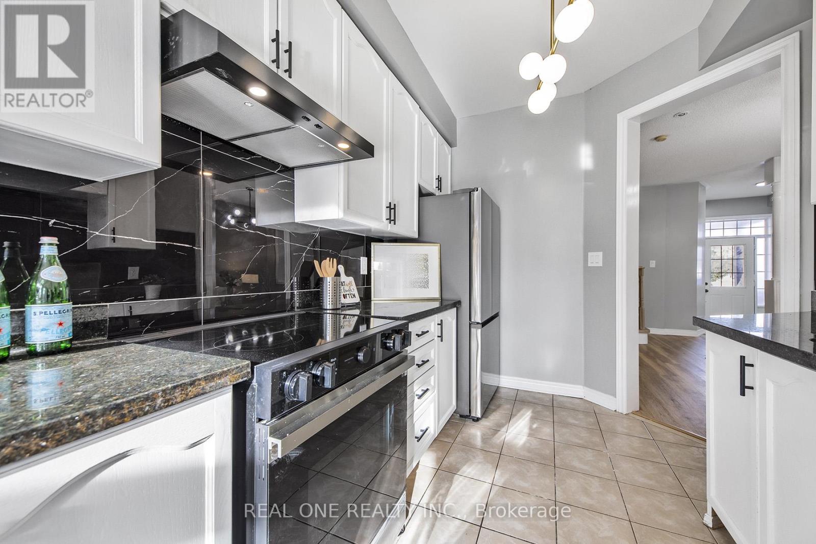 49 Ruby Crescent, Richmond Hill, Ontario  L4S 2E9 - Photo 6 - N12124478