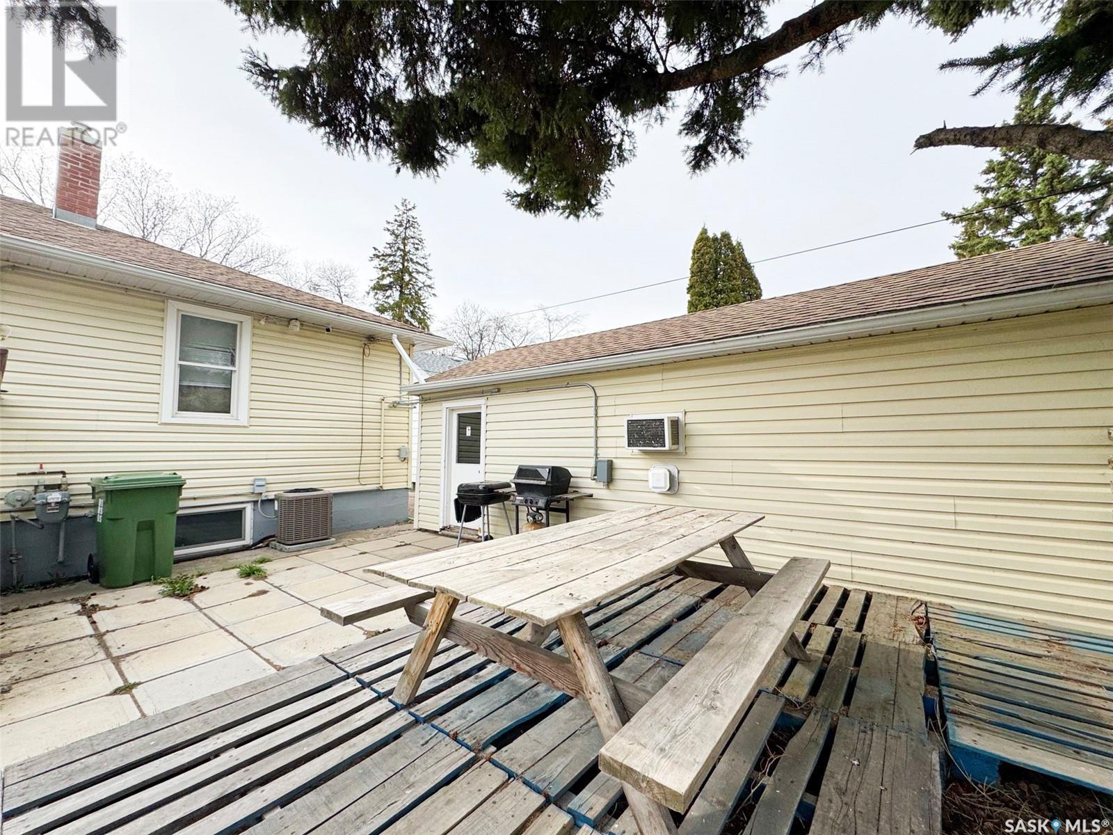 35 James Avenue, Yorkton, Saskatchewan  S3N 2C1 - Photo 2 - SK004525