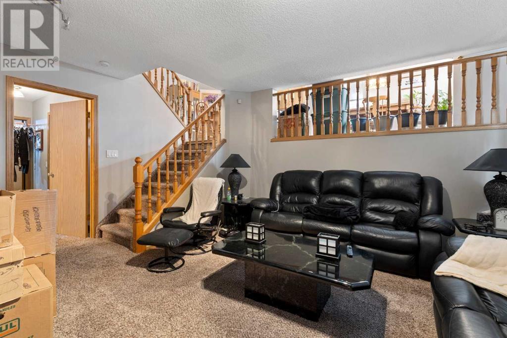 107 Somercrest Gardens Sw, Calgary, Alberta  T2Y 3K6 - Photo 19 - A2212319