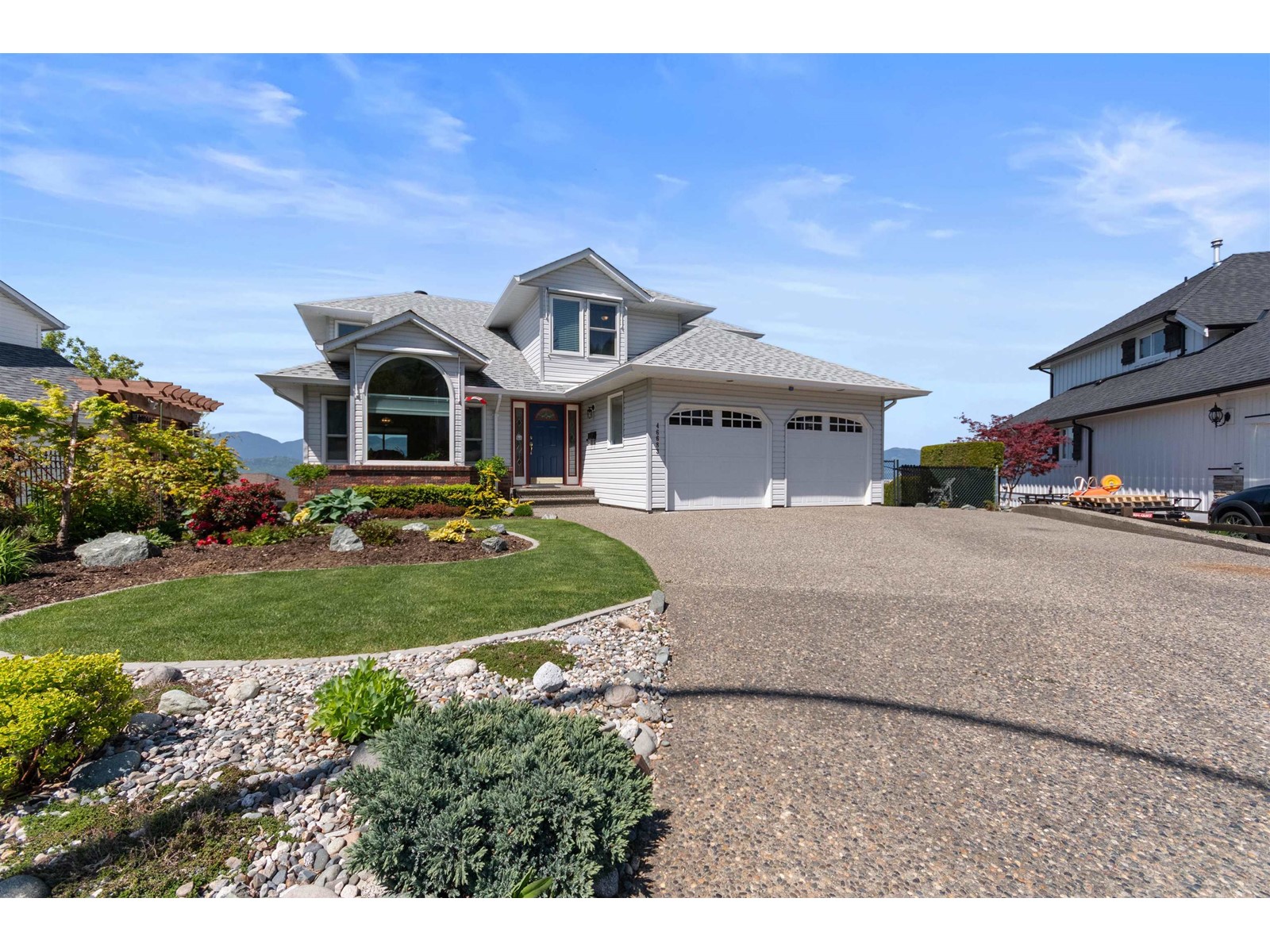 Property at 46683 GROVE AVENUE image 1