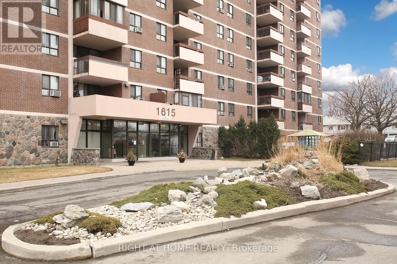 304 - 1615 Bloor Street, Mississauga, Ontario  L4X 1S2 - Photo 2 - W12124310