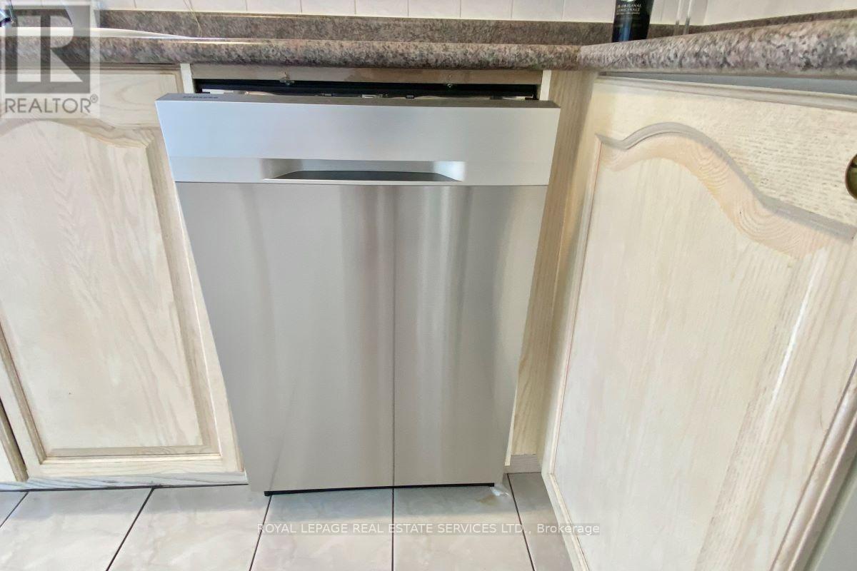 89 - 5910 Greensboro Drive, Mississauga (Central Erin Mills), Ontario  L5M 5Z6 - Photo 8 - W12124315