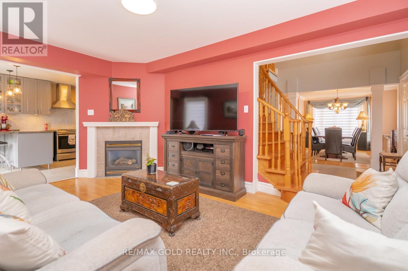 51 Pebblestone Circle, Brampton, Ontario  L6X 4N2 - Photo 17 - W12124364