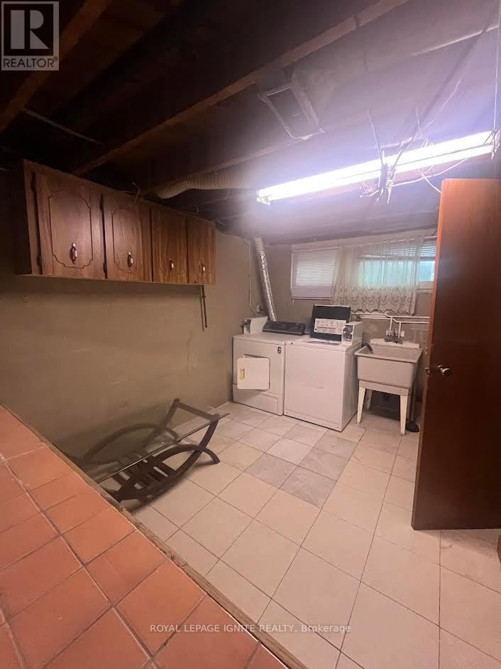852 Runnymede Road, Toronto (Rockcliffe-Smythe), Ontario  M6N 3W2 - Photo 21 - W12124369