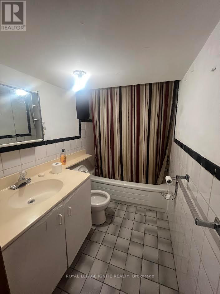 852 Runnymede Road, Toronto (Rockcliffe-Smythe), Ontario  M6N 3W2 - Photo 22 - W12124369