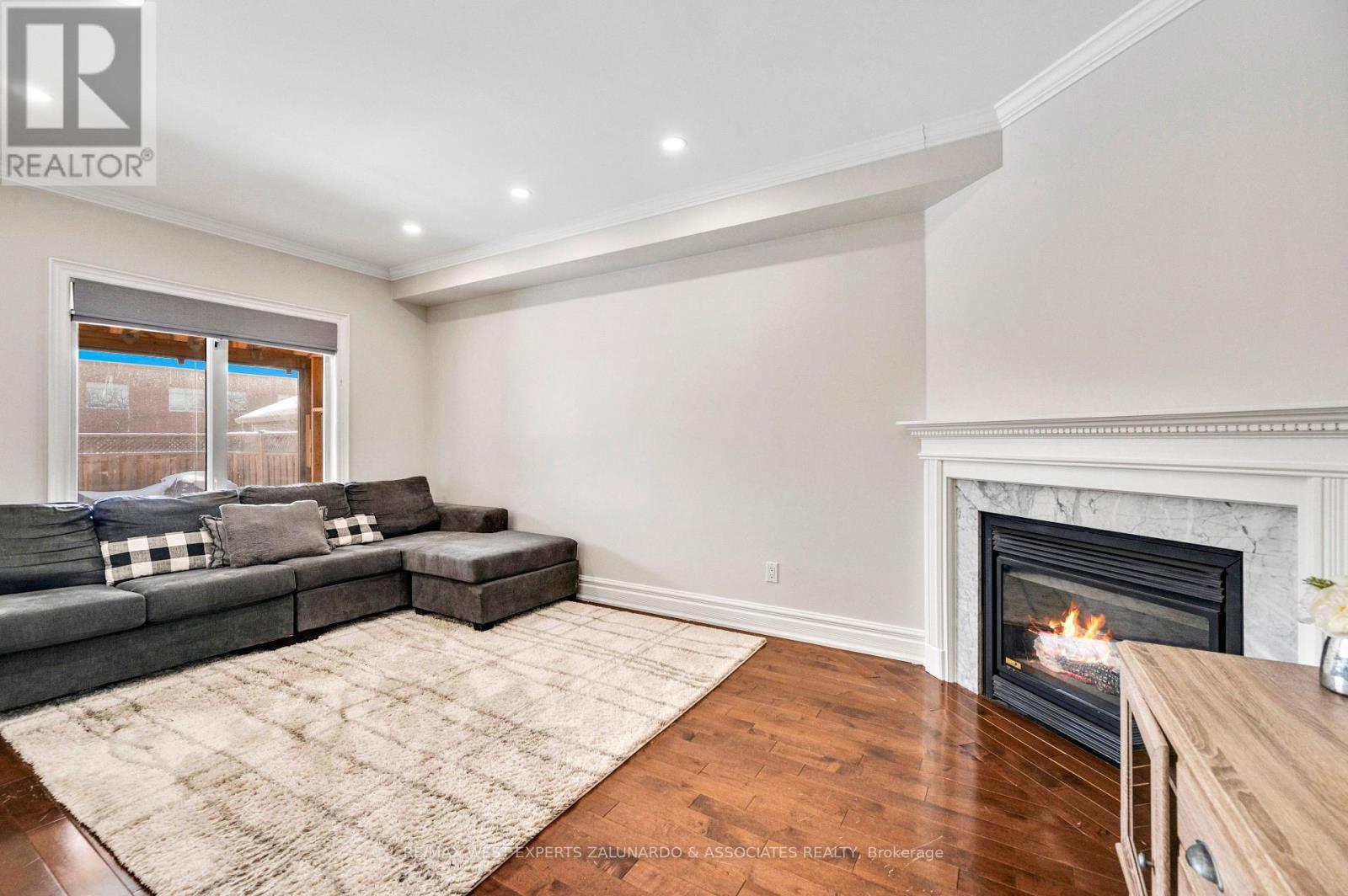 7 Southbury Manor Drive, Caledon, Ontario  L7E 1X7 - Photo 11 - W12124466