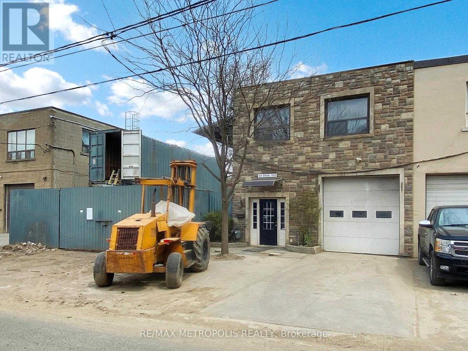48 Hyde Avenue, Toronto, Ontario  M6M 1J4 - Photo 1 - W12124477
