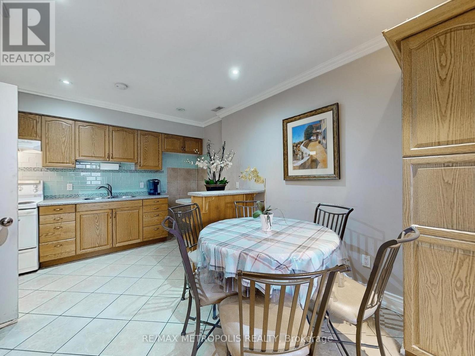 48 Hyde Avenue, Toronto, Ontario  M6M 1J4 - Photo 18 - W12124477