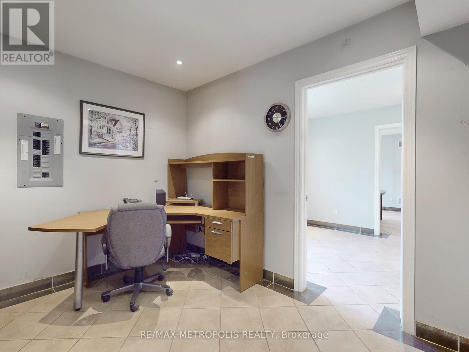 48 Hyde Avenue, Toronto, Ontario  M6M 1J4 - Photo 9 - W12124477