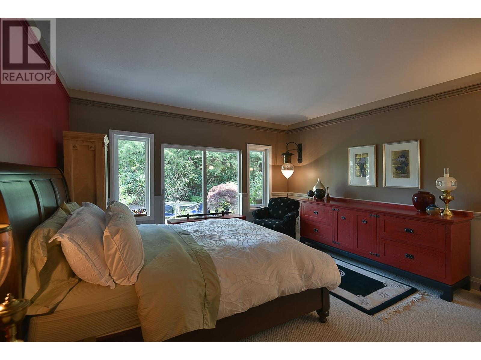 6152 S Gale Avenue, Sechelt, British Columbia  V7Z 0L5 - Photo 10 - R2997921
