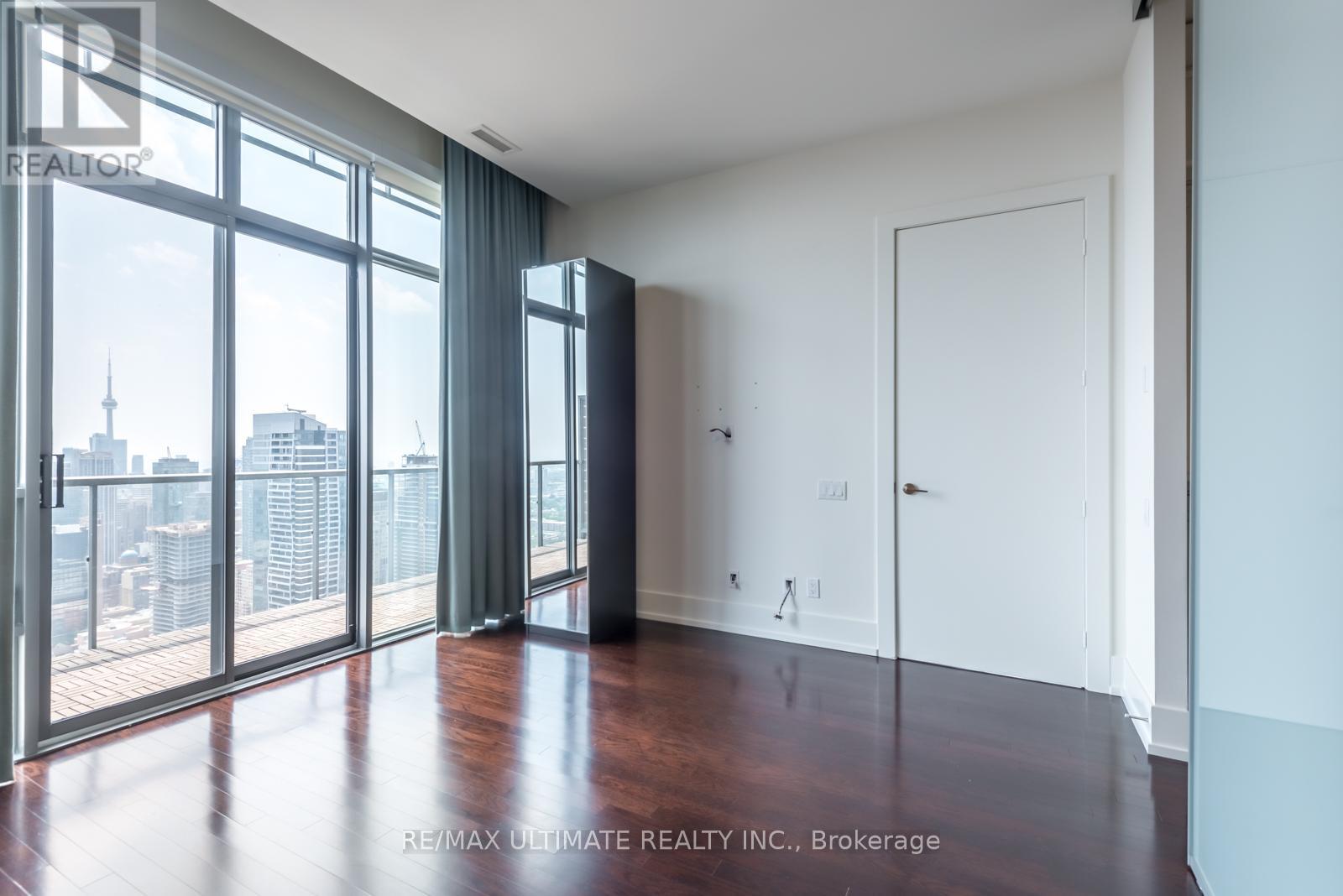 4602 - 33 Charles Street E, Toronto, Ontario  M4Y 1R9 - Photo 2 - C12123620