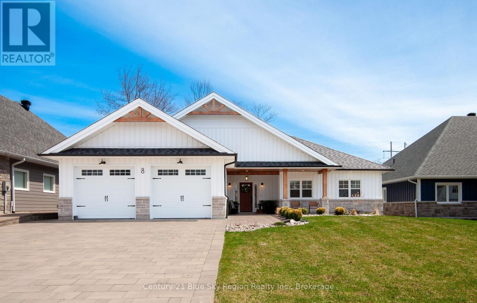 8 Chateau Ridge, North Bay, Ontario  P1C 0B9 - Photo 1 - X12124509