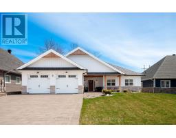 8 CHATEAU RIDGE, North Bay, Ontario