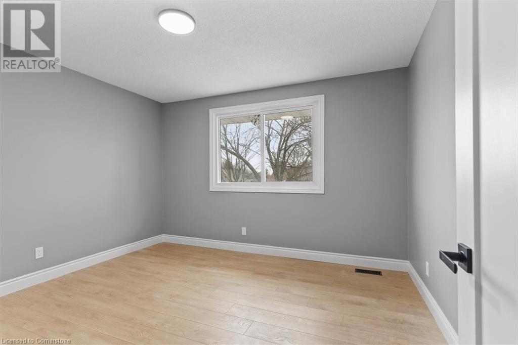 5 Mulberry Lane Unit# Upper, Waterloo, Ontario  N2L 5L4 - Photo 12 - 40724865