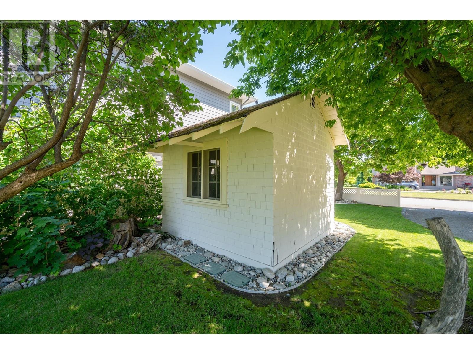 19235 Lakeshore Drive N, Summerland, British Columbia  V0H 1Z6 - Photo 17 - 10346325