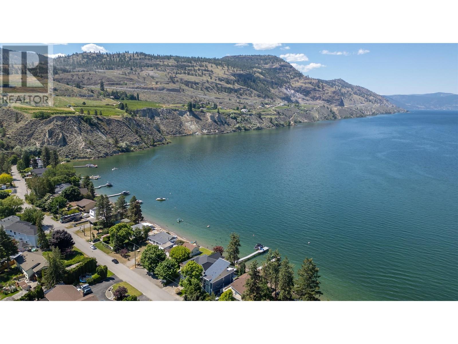 Property at 19235 Lakeshore Drive N image 3