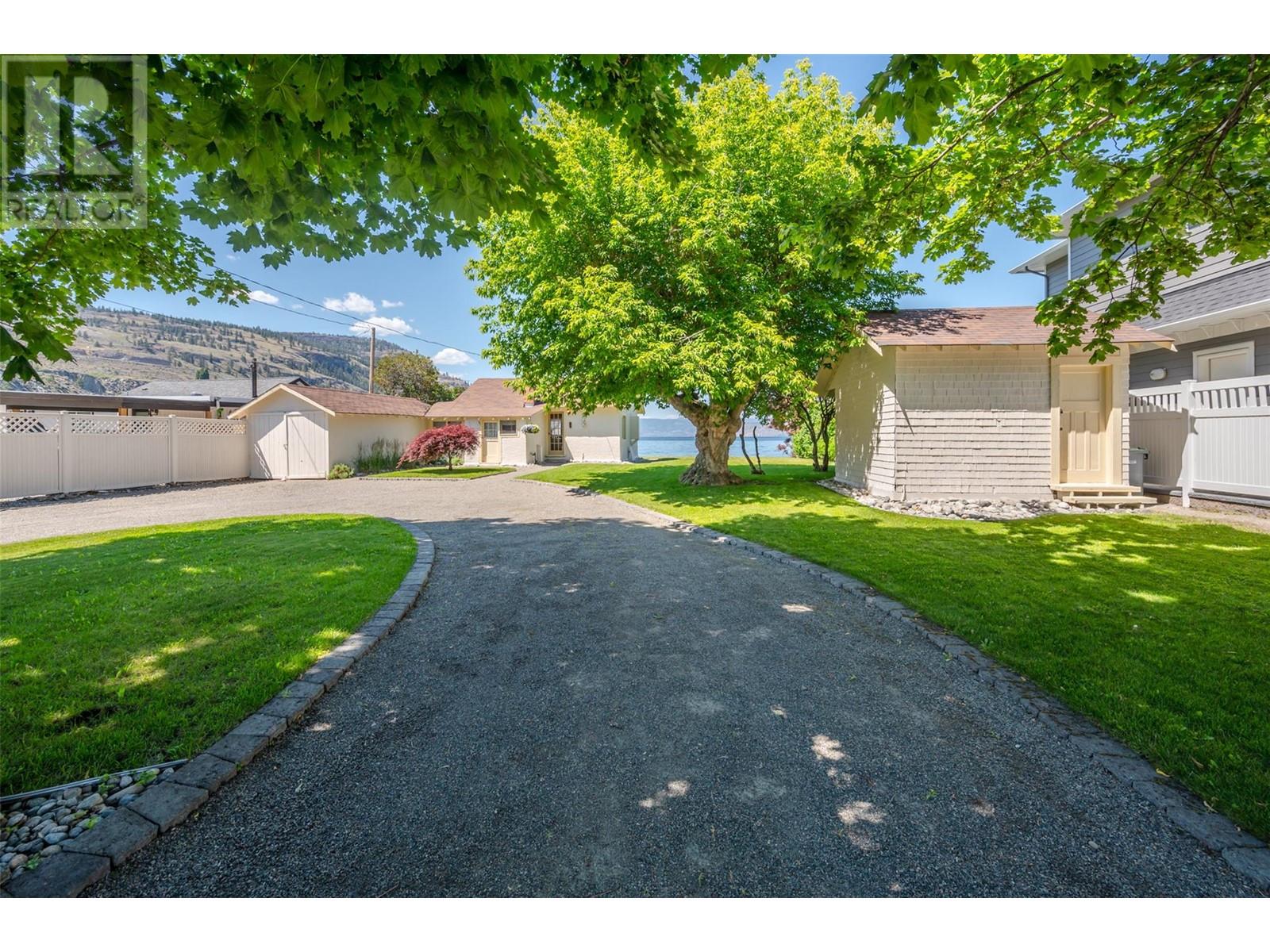 Property at 19235 Lakeshore Drive N image 4