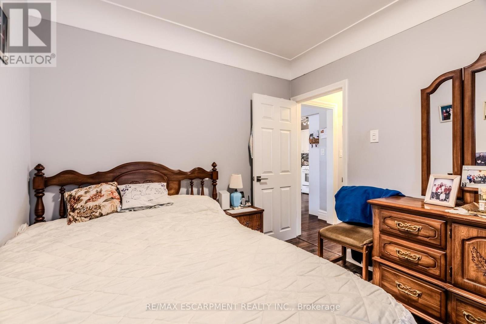 33 Brucedale Avenue E, Hamilton, Ontario  L9A 1N1 - Photo 17 - X12124305