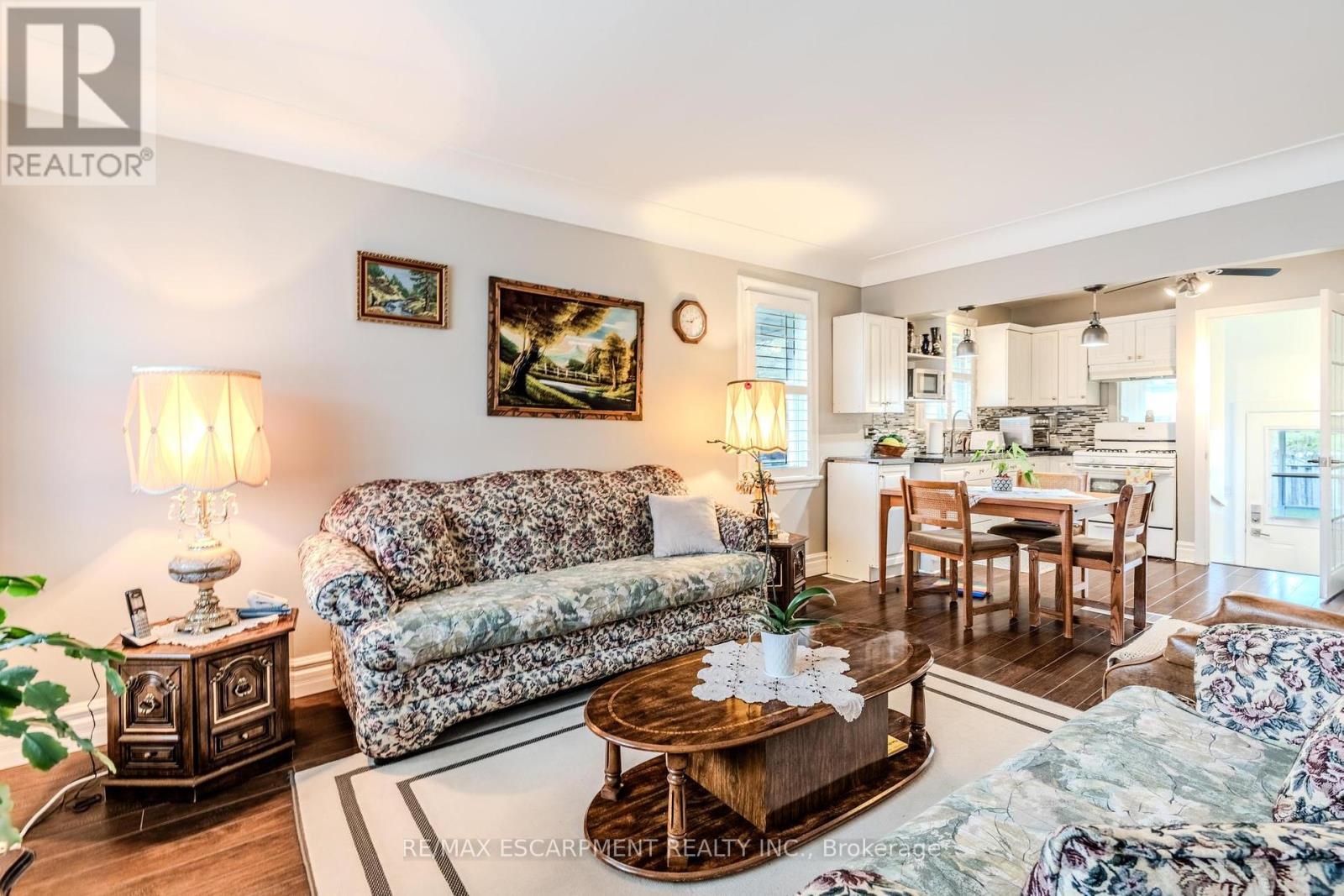 33 Brucedale Avenue E, Hamilton, Ontario  L9A 1N1 - Photo 4 - X12124305