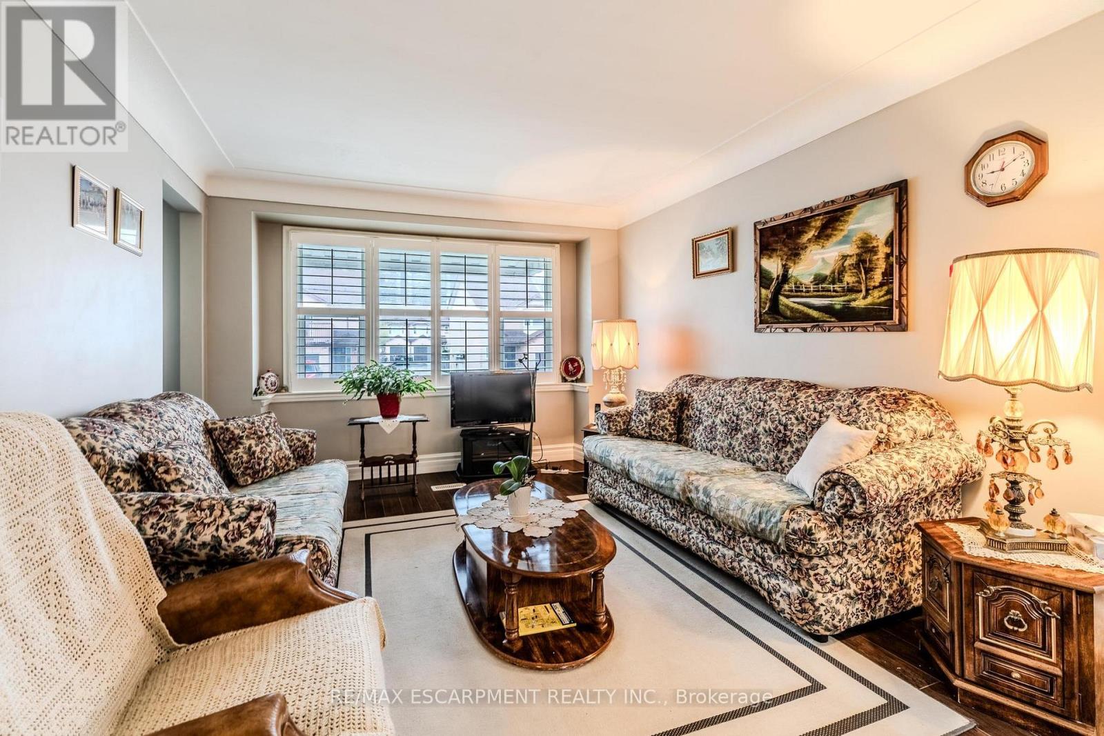 33 Brucedale Avenue E, Hamilton, Ontario  L9A 1N1 - Photo 6 - X12124305