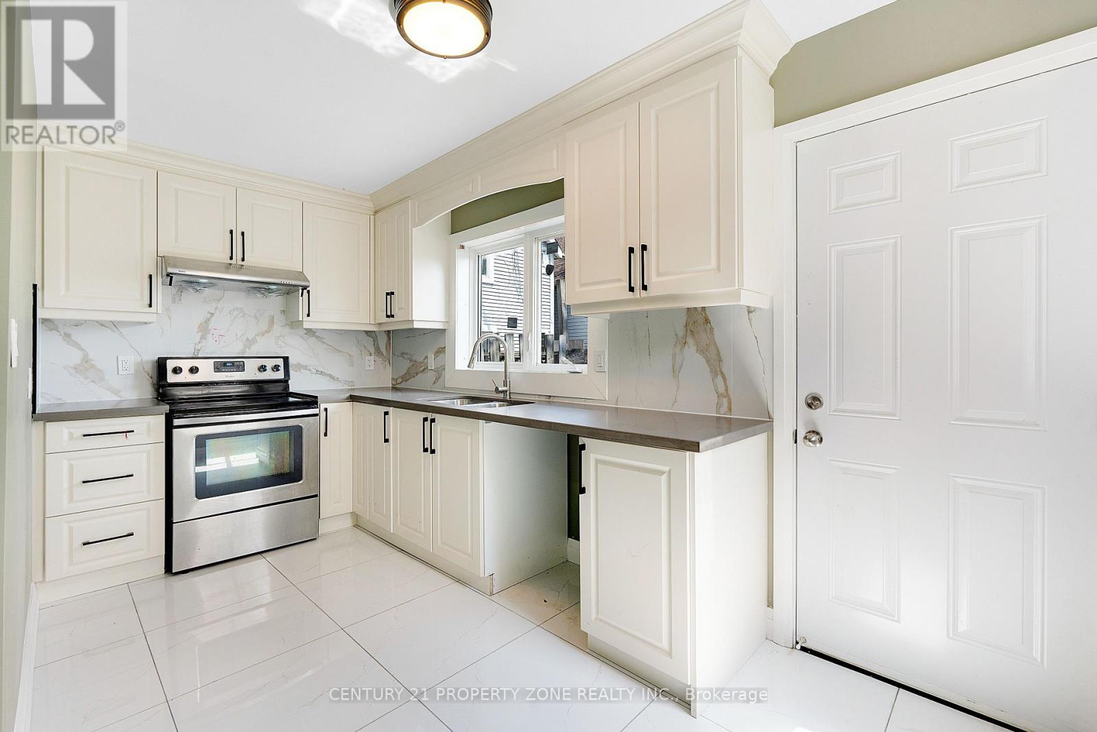 334 Gage Avenue N, Hamilton, Ontario  L8L 7A7 - Photo 5 - X12124322