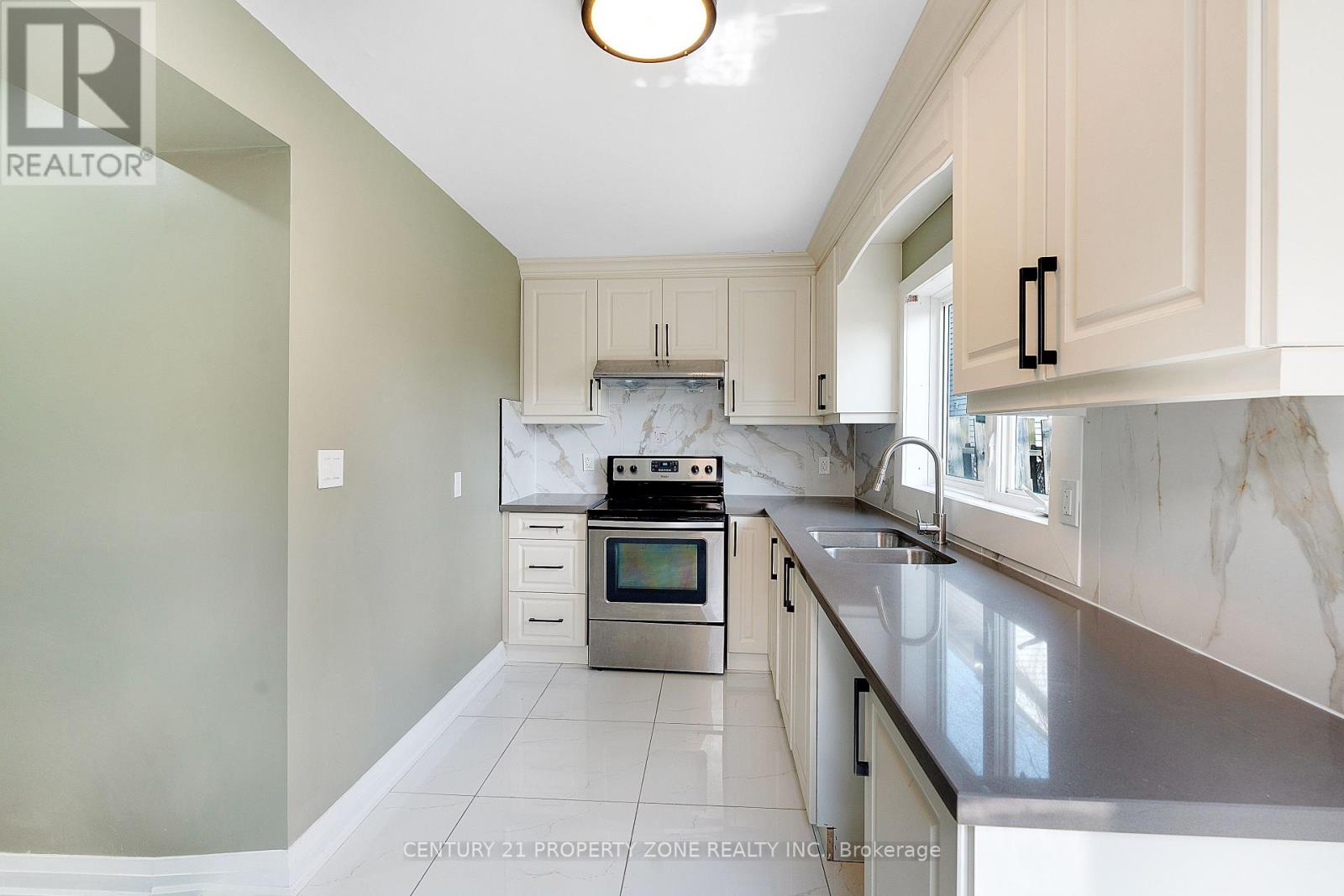 334 Gage Avenue N, Hamilton, Ontario  L8L 7A7 - Photo 7 - X12124322