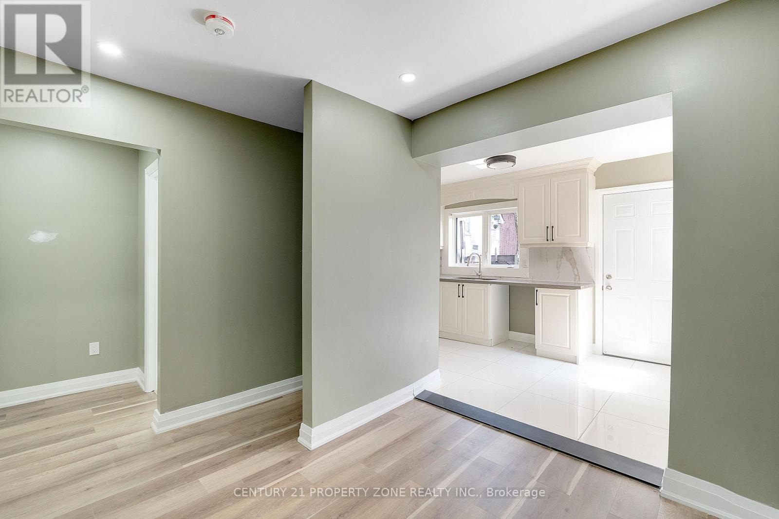 334 Gage Avenue N, Hamilton, Ontario  L8L 7A7 - Photo 8 - X12124322