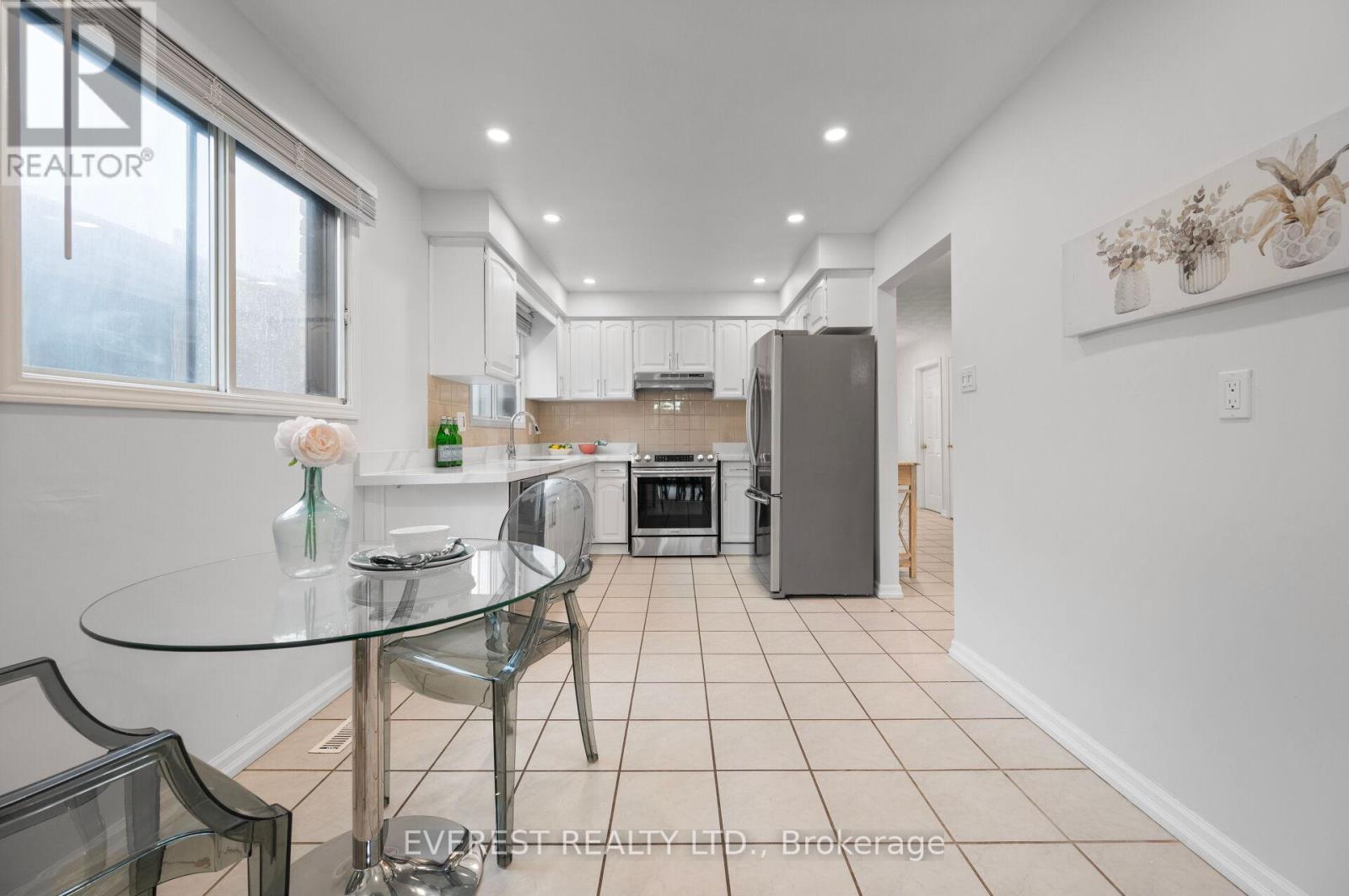41 Juniper Drive, Hamilton, Ontario  L8E 4C7 - Photo 11 - X12124467