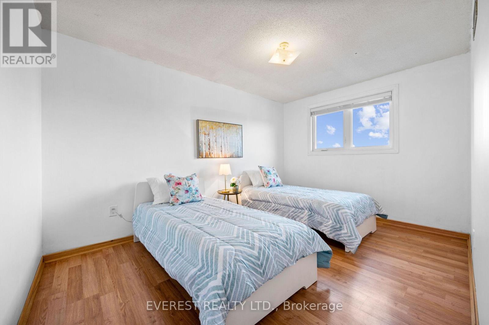 41 Juniper Drive, Hamilton (Stoney Creek), Ontario  L8E 4C7 - Photo 16 - X12124467