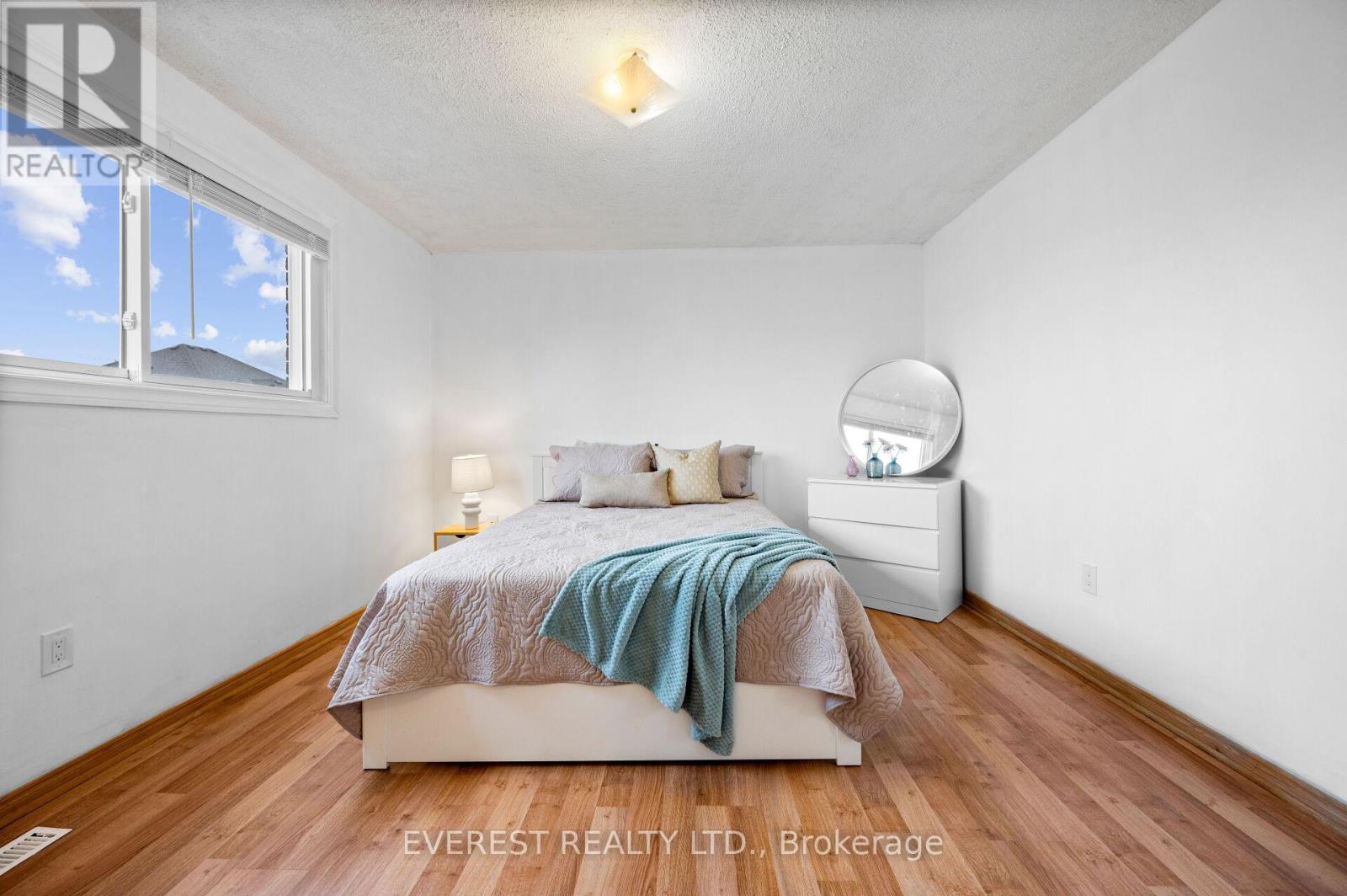 41 Juniper Drive, Hamilton, Ontario  L8E 4C7 - Photo 19 - X12124467