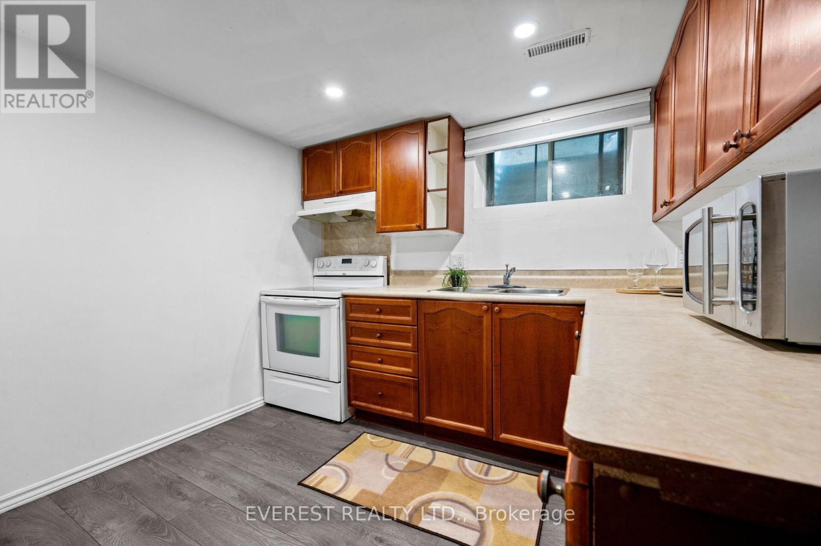 41 Juniper Drive, Hamilton, Ontario  L8E 4C7 - Photo 32 - X12124467