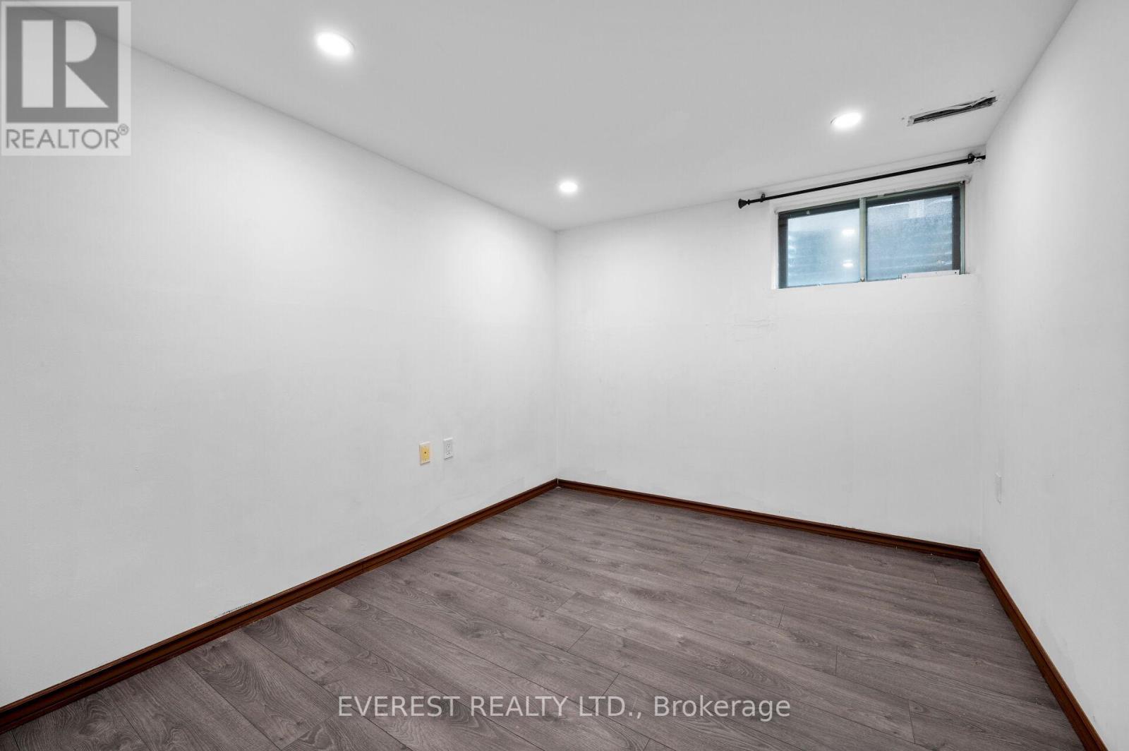 41 Juniper Drive, Hamilton, Ontario  L8E 4C7 - Photo 35 - X12124467