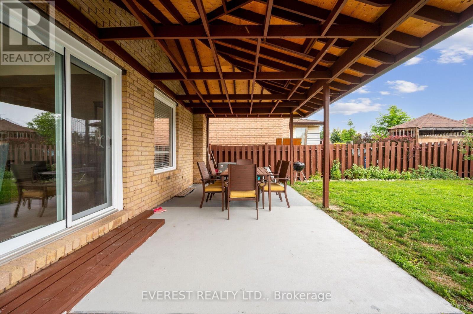 41 Juniper Drive, Hamilton, Ontario  L8E 4C7 - Photo 40 - X12124467