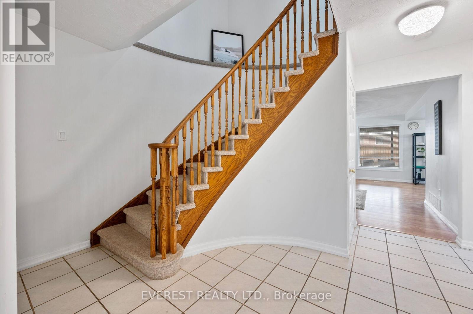 41 Juniper Drive, Hamilton, Ontario  L8E 4C7 - Photo 6 - X12124467