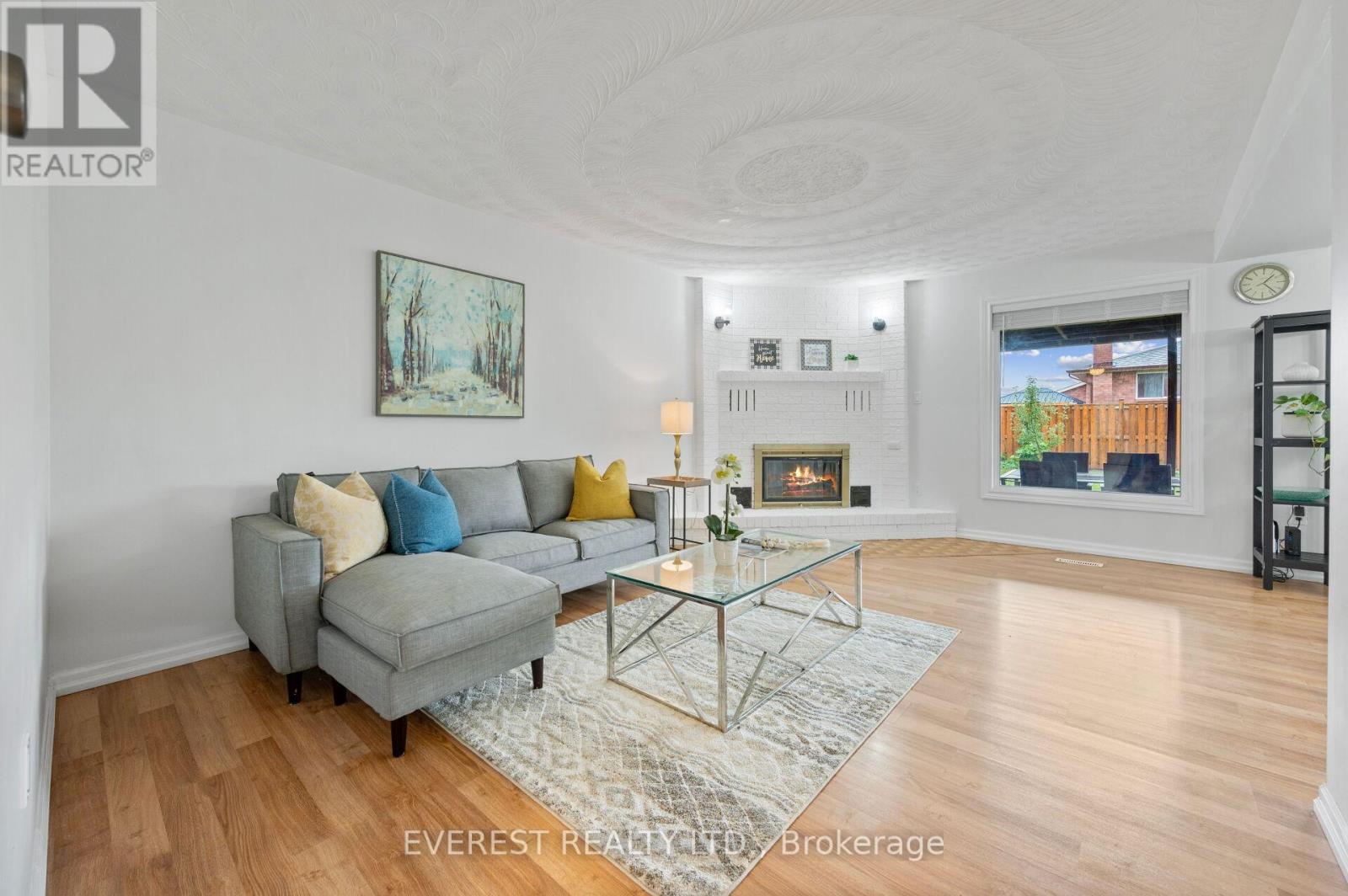 41 Juniper Drive, Hamilton, Ontario  L8E 4C7 - Photo 7 - X12124467