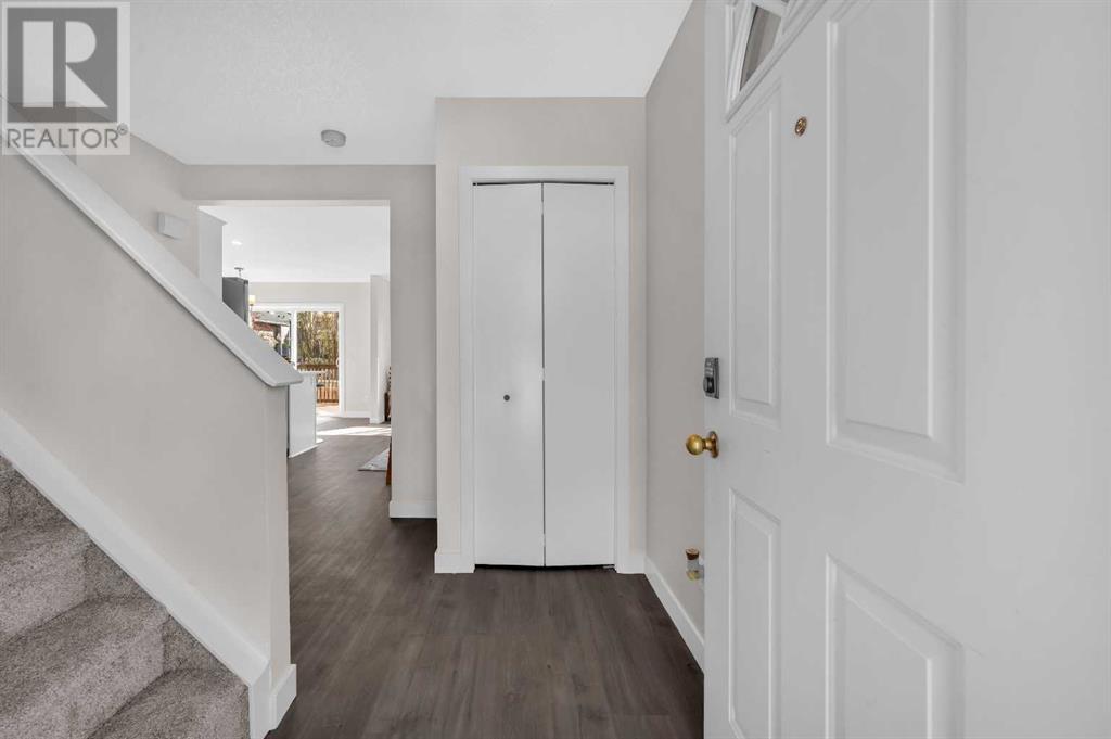 278 Bridleridge Way Sw, Calgary, Alberta  T2Y 4M6 - Photo 6 - A2212997