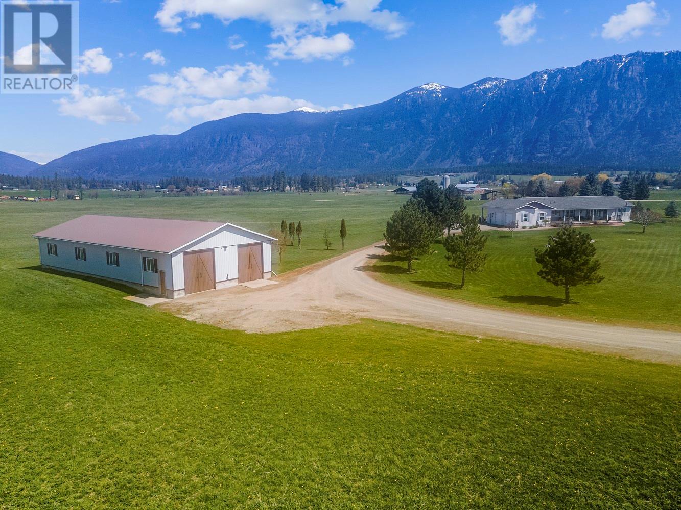 2372 20th Street, Creston, British Columbia  V0B 1G2 - Photo 2 - 10346149