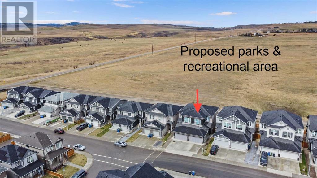 215 Heritage Heights, Cochrane, Alberta  T4C 3A7 - Photo 2 - A2214493