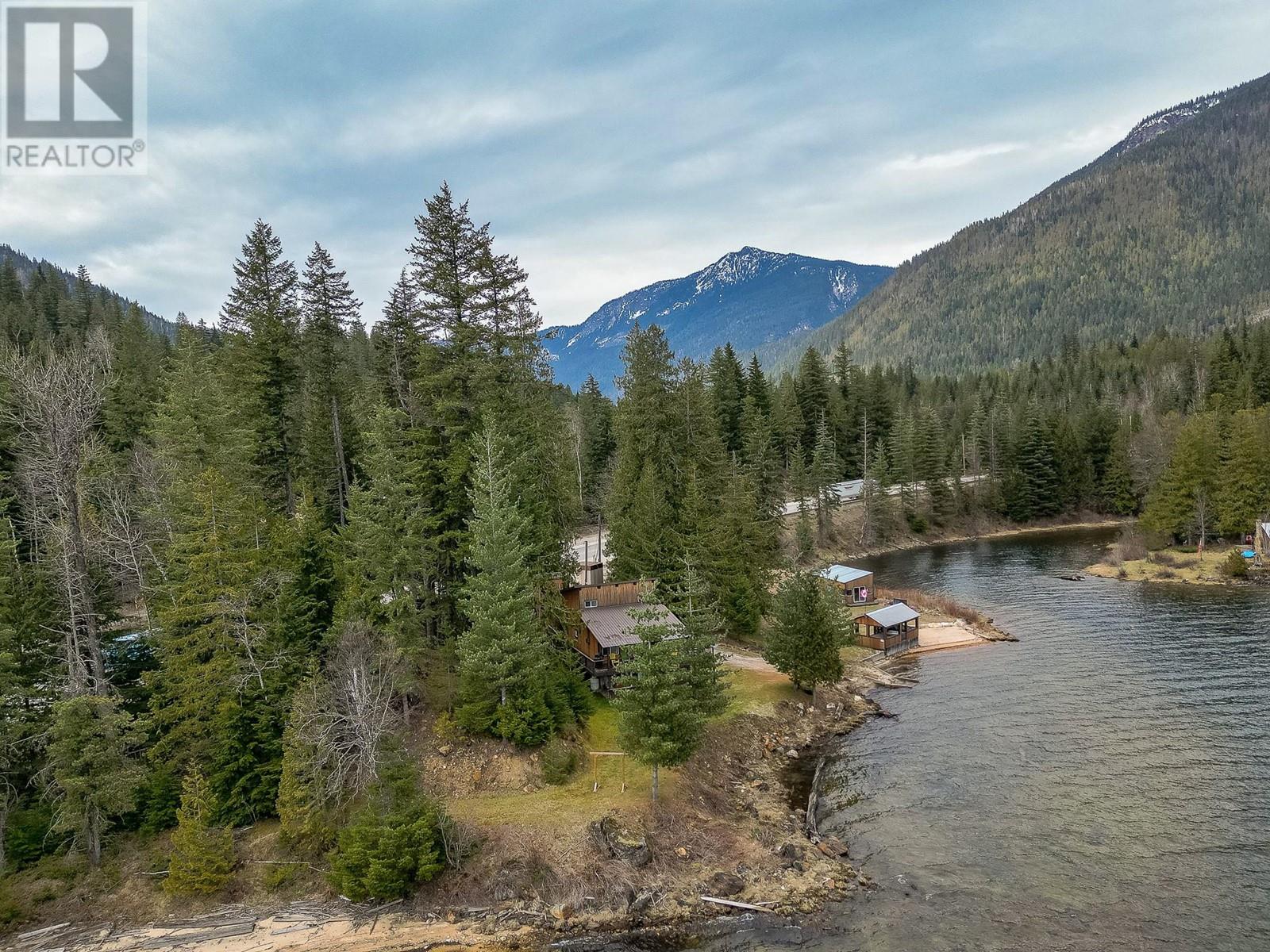 8323 Trans Canada Highway, Revelstoke, British Columbia  V0E 2S0 - Photo 65 - 10346219