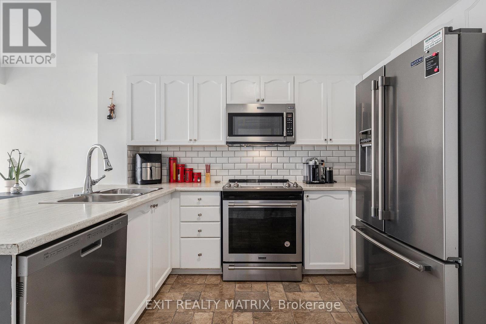 525 Aquaview Drive, Ottawa, Ontario  K4A 4T9 - Photo 8 - X12124489