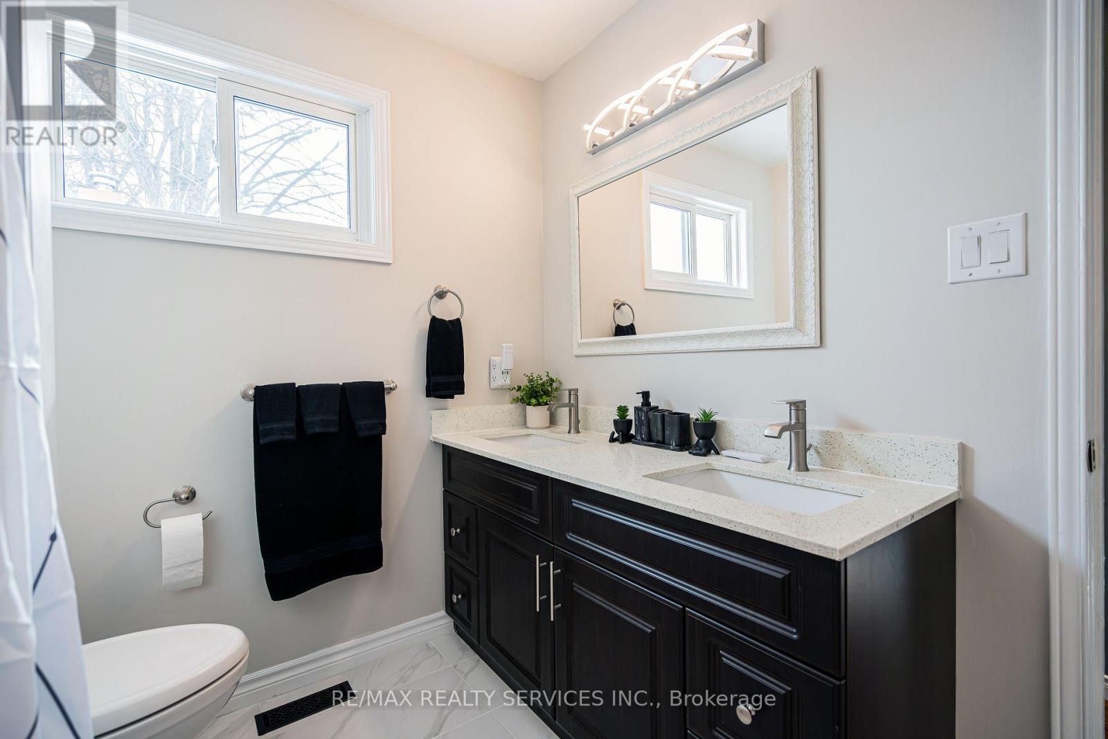 54 Ferri Crescent, Brampton, Ontario  L6Z 1R9 - Photo 19 - W12056166