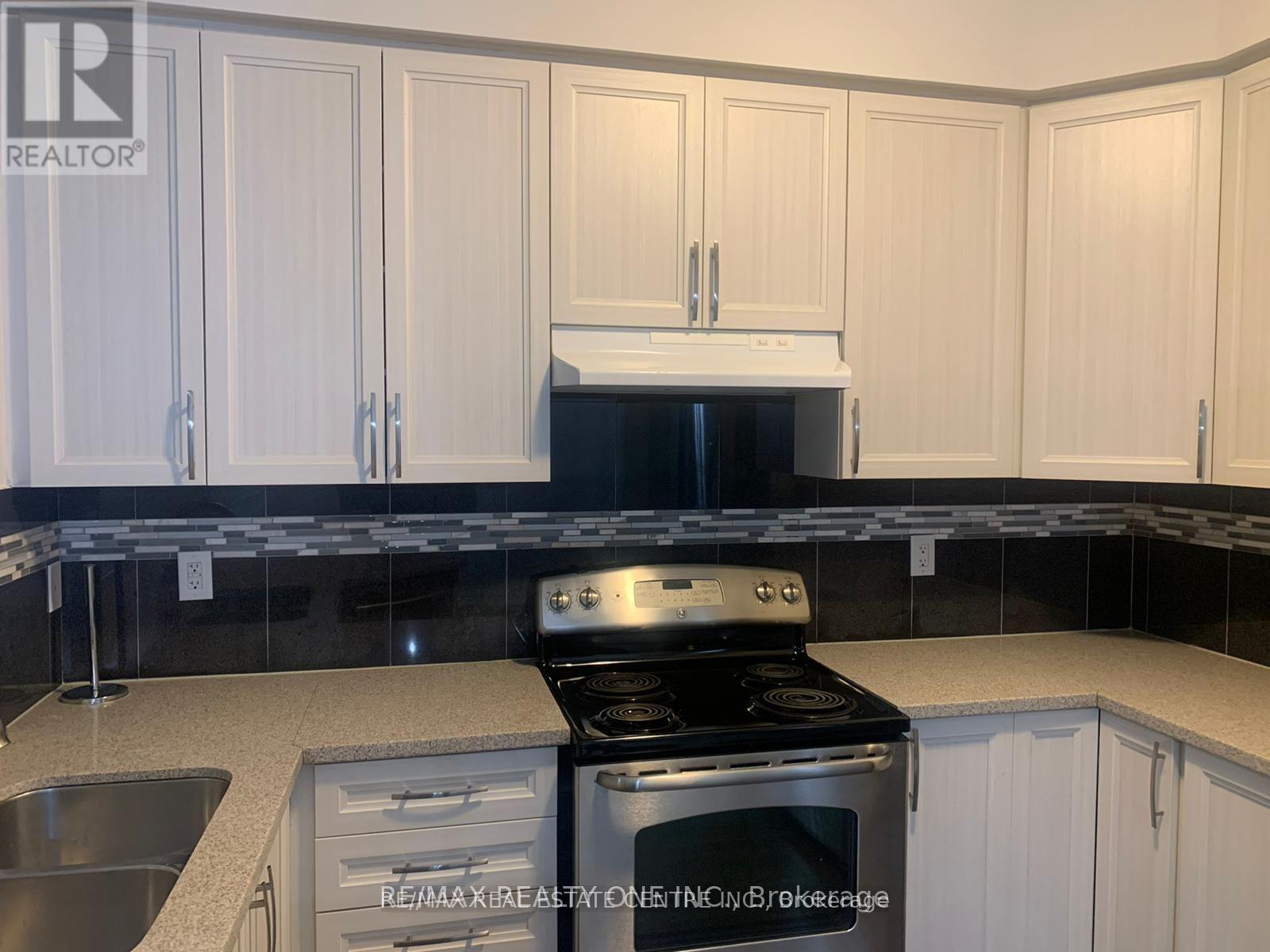 706 Sauve Street, Milton, Ontario  L9T 8M4 - Photo 10 - W12114295