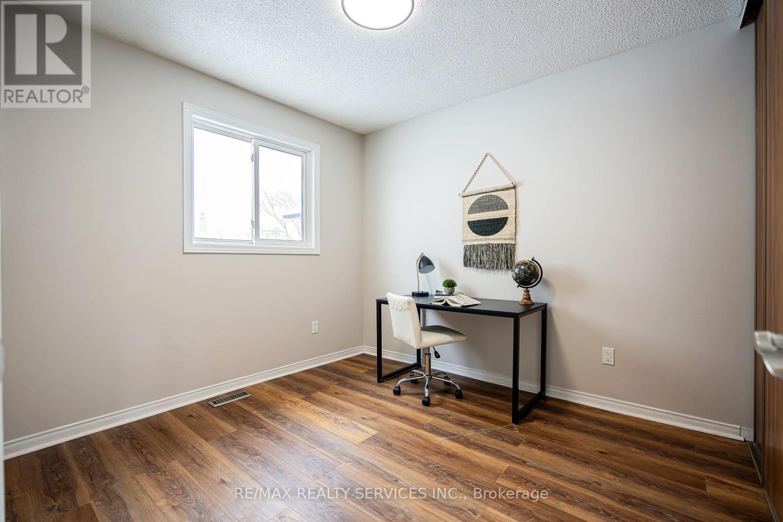 54 Ferri Crescent, Brampton, Ontario  L6Z 1R9 - Photo 16 - W12056166