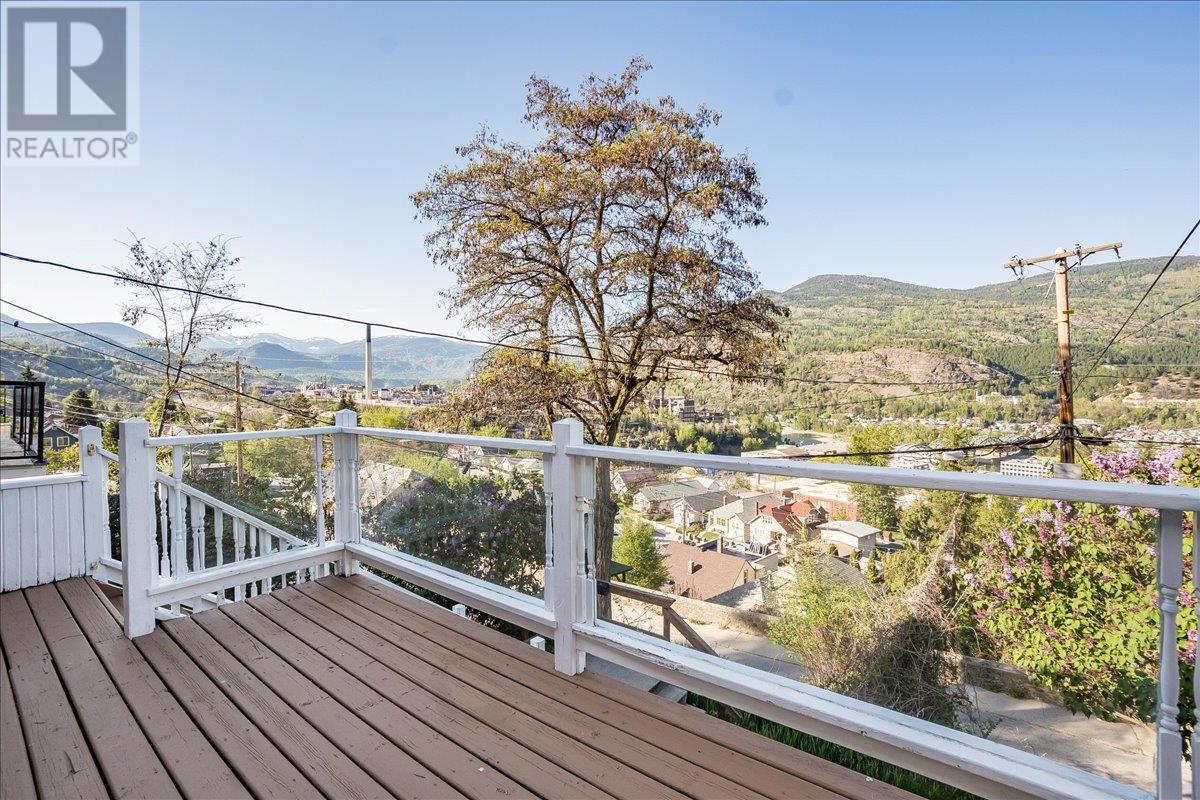 Property at 1380 Lookout Street image 5