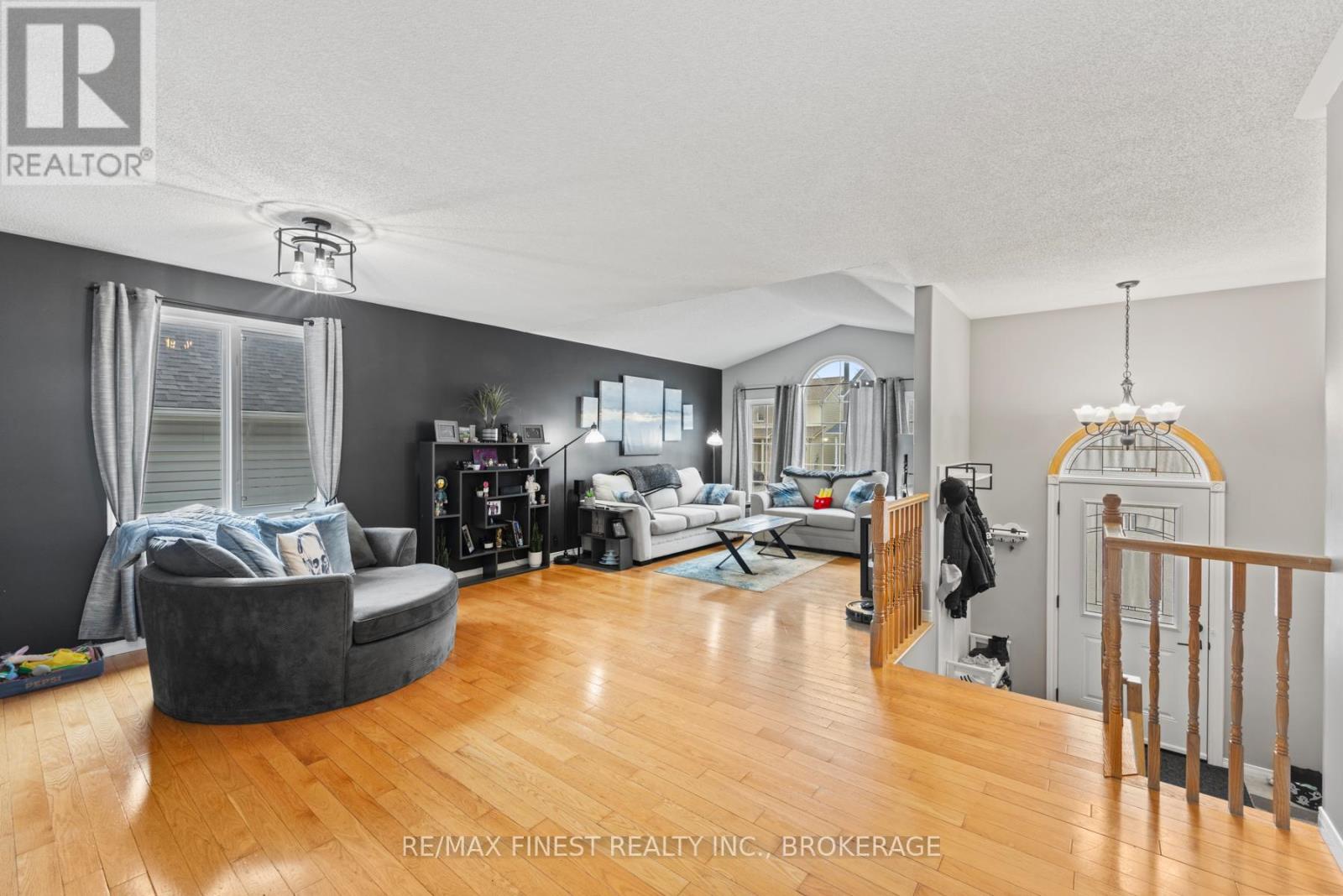 1001 Bluffwood Avenue, Kingston, Ontario  K7K 7K6 - Photo 5 - X12124648