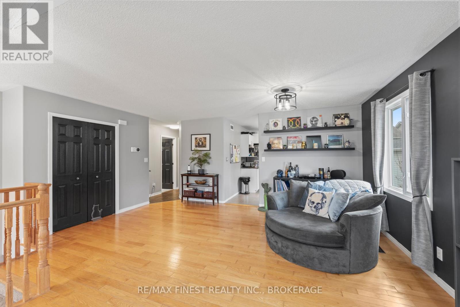 1001 Bluffwood Avenue, Kingston, Ontario  K7K 7K6 - Photo 8 - X12124648