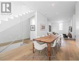 82 ROBERT STREET, Toronto, Ontario