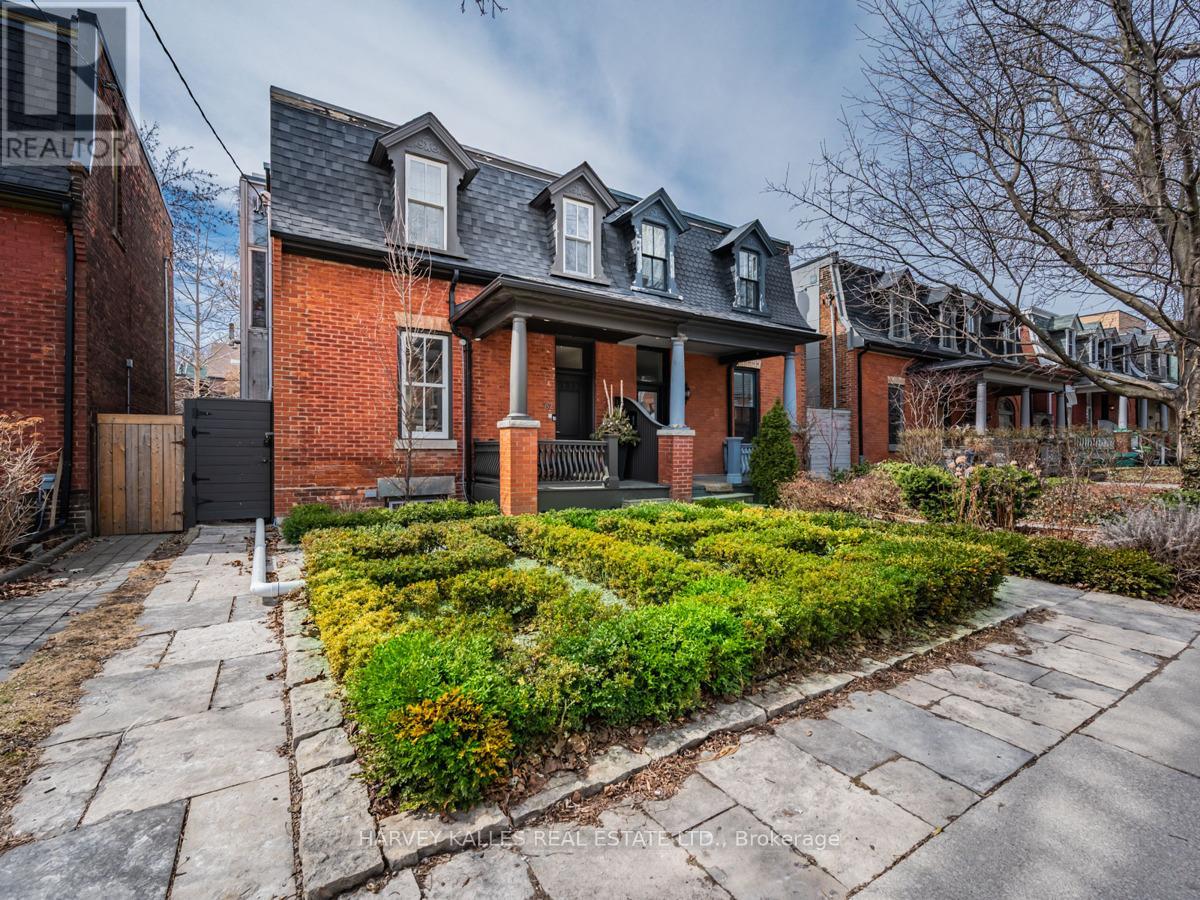 82 Robert Street, Toronto, Ontario  M5S 2K3 - Photo 5 - C12059351